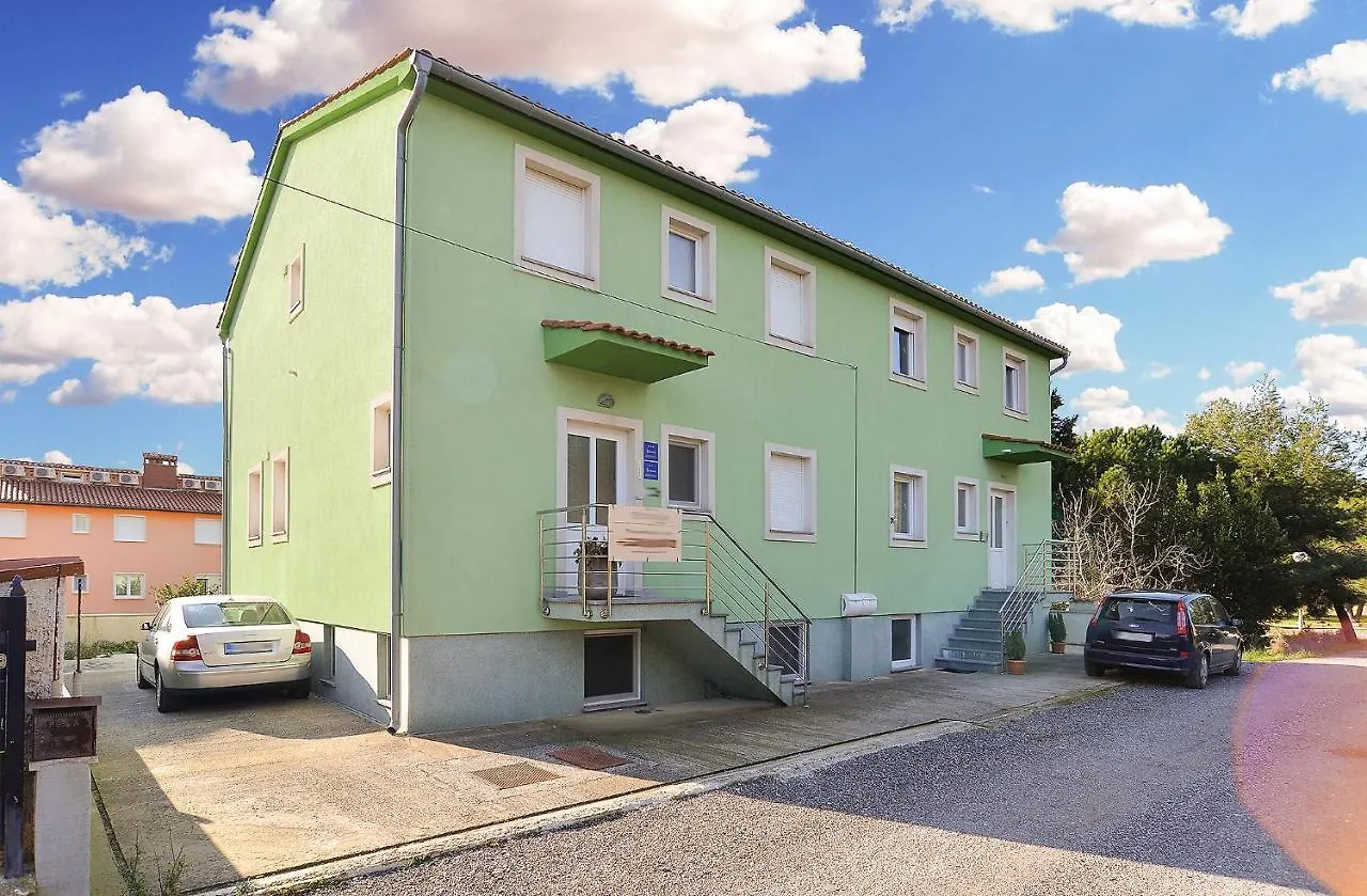 Apartments Ariana 1989 Fazana Croatia