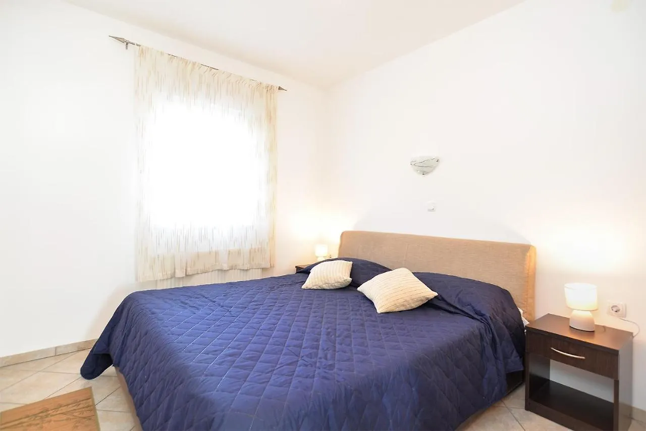 Apartments Ariana 1989 Fazana Croatia